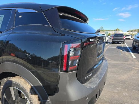 New 2026 Nissan Kicks SR image 35