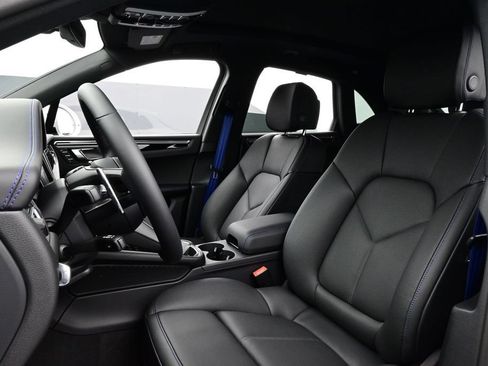 New 2026 Porsche Macan AWD/4WD image 5