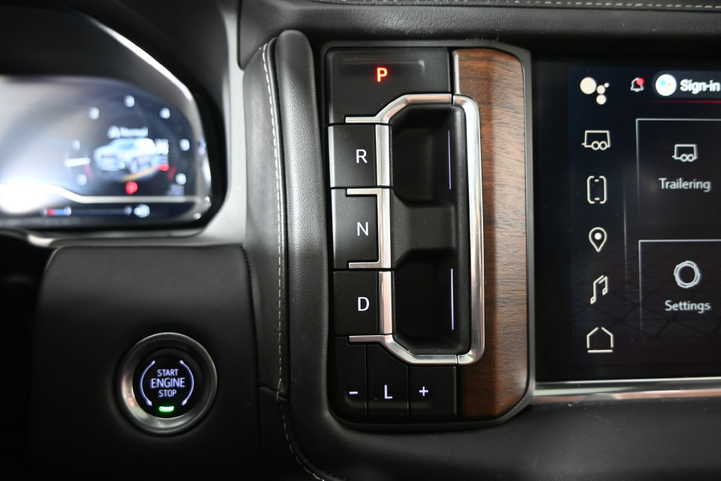 Used 2024 GMC Yukon XL Denali Ultimate AWD/4WD image 33