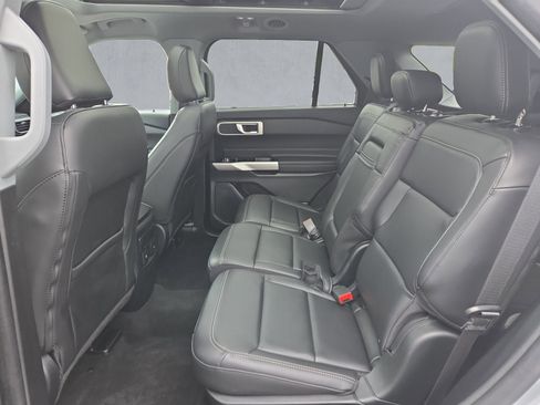 Used 2023 Ford Explorer XLT w/ Equipment Group 202A AWD/4WD image 22