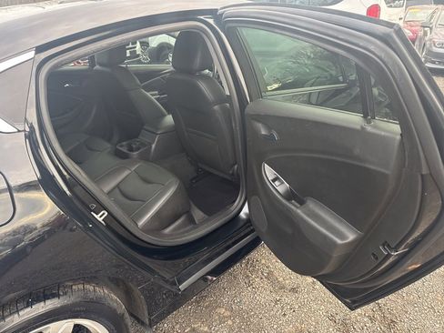 Used 2017 Chevrolet Volt LT w/ Comfort Package image 31