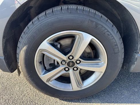 Used 2023 Ford Edge SEL w/ Convenience Package image 12