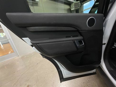 Used 2019 Land Rover Discovery HSE AWD/4WD image 22