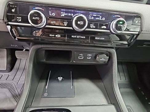 Used 2025 Honda Pilot EX-L image 19