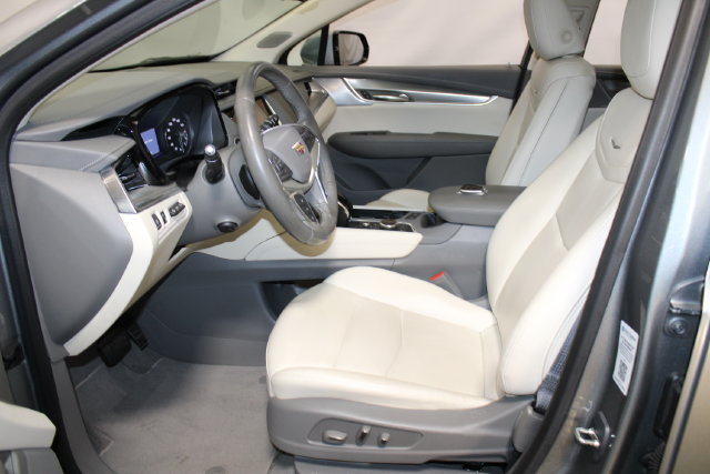 Certified 2024 Cadillac XT5 Premium Luxury w/ Technology Package AWD/4WD image 8