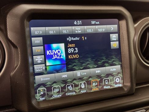 Used 2022 Jeep Wrangler Sport S image 21