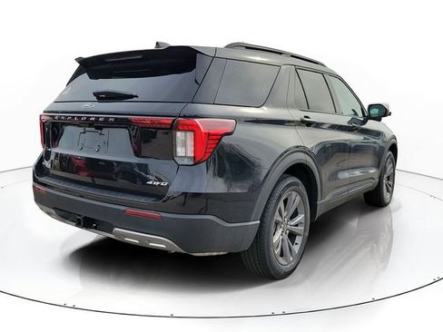 New 2026 Ford Explorer Active w/ Active Comfort Package image 3