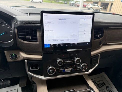 Used 2022 Ford Expedition Limited RWD image 14