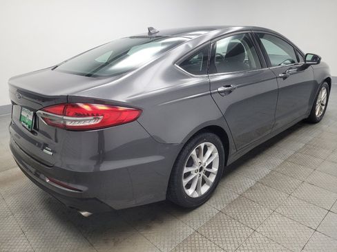 Used 2019 Ford Fusion SE FWD image 9