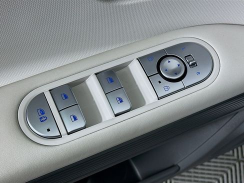 Used 2024 Hyundai Ioniq 5 SEL image 15