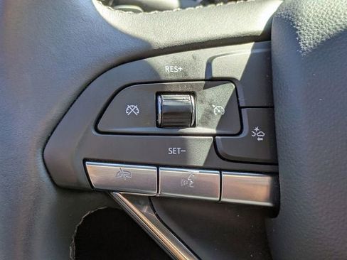 New 2025 Cadillac XT6 Luxury image 26