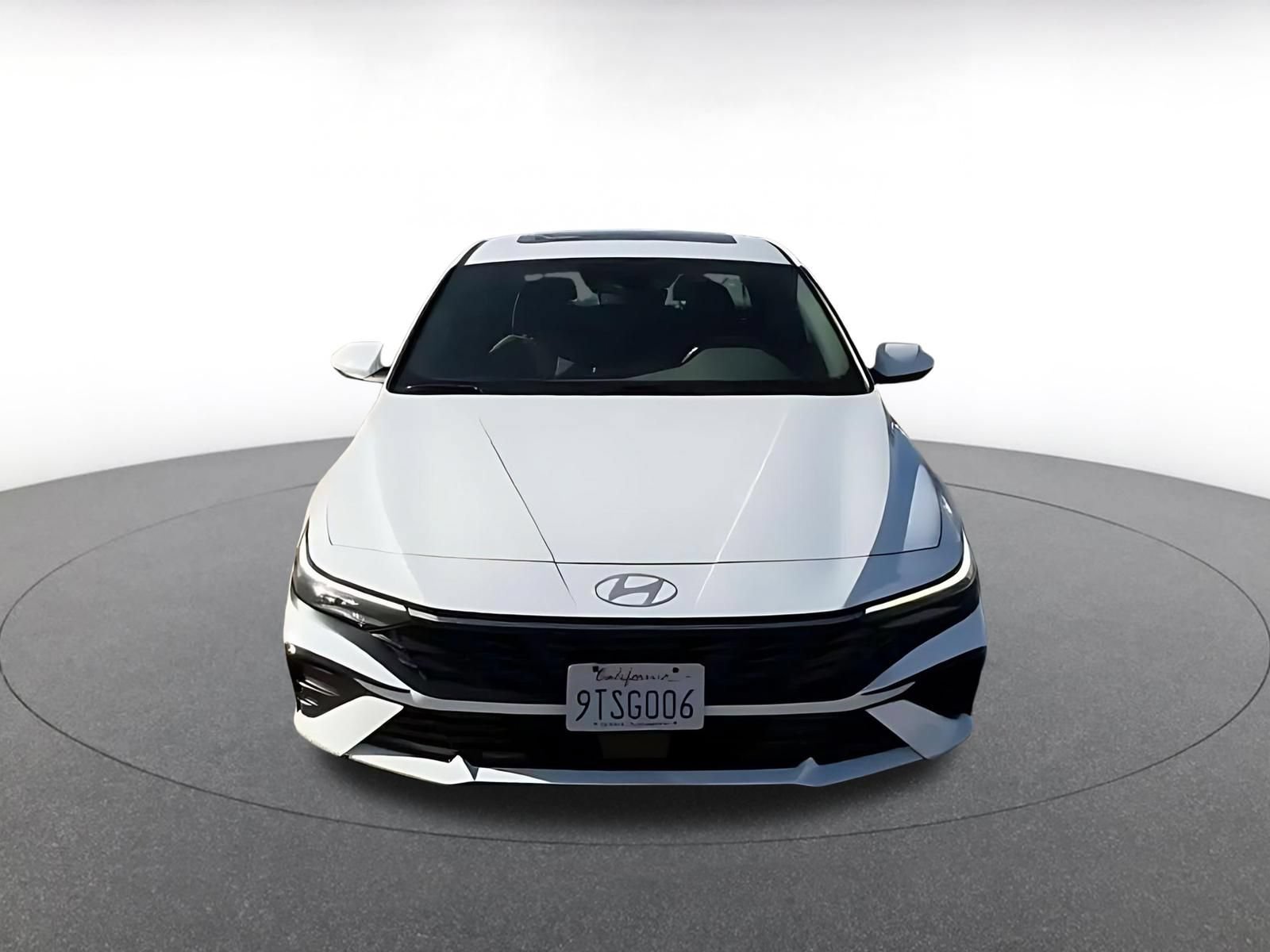Used 2025 Hyundai Elantra SEL FWD image 4