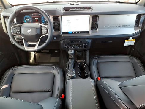 New 2025 Ford Bronco Outer Banks w/ Sasquatch Package image 6