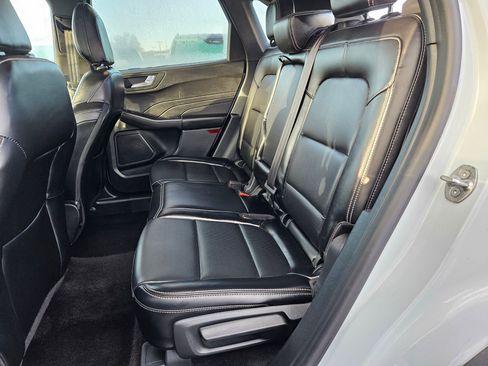 Used 2025 Ford Escape Platinum image 31