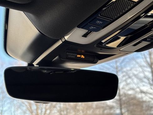 Used 2022 Porsche Cayenne Coupe image 42