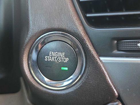 Used 2016 Chevrolet Suburban LT RWD image 21