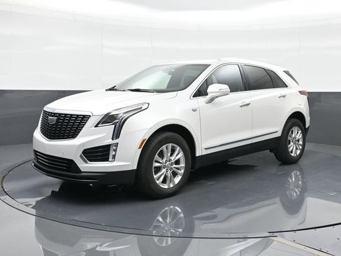 Certified 2024 Cadillac XT5 Luxury FWD image 1