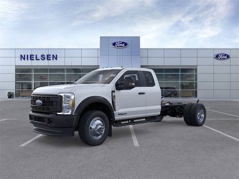 New 2025 Ford F550 4x4 Supercab Super Duty image 1