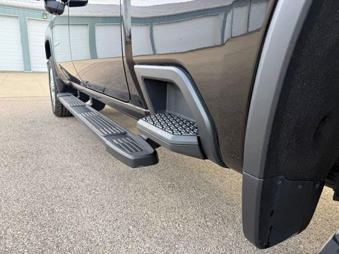 Used 2022 Chevrolet Silverado 2500 LTZ w/ LTZ Plus Package image 9