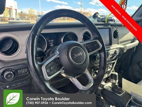 Used 2021 Jeep Wrangler Unlimited Sahara image 9