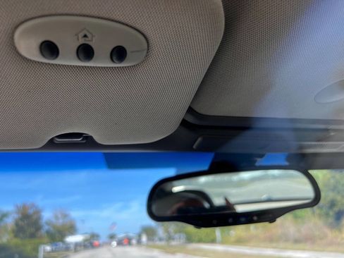 Used 2005 Cadillac XLR image 13