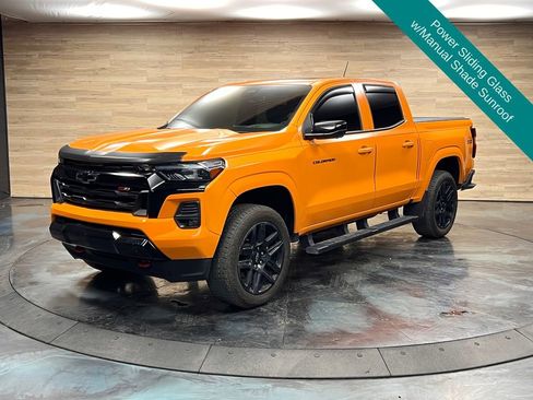 Used 2025 Chevrolet Colorado Z71 w/ Technology Package AWD/4WD image 5