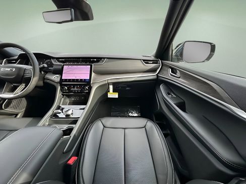 New 2025 Jeep Grand Cherokee Limited image 15