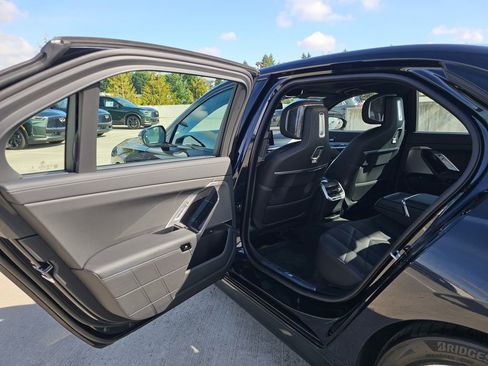 Used 2025 BMW 740i 740i image 17