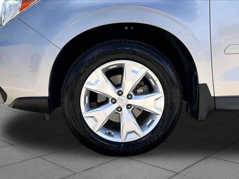 Used 2014 Subaru Forester 2.5i Touring AWD/4WD image 11