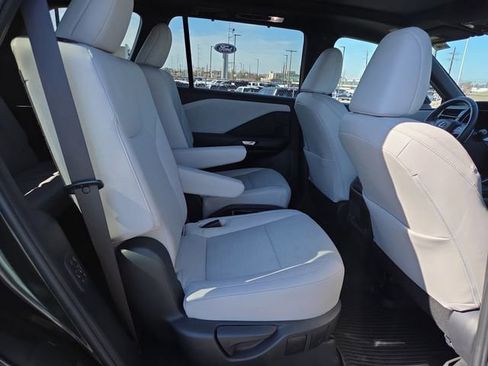 Used 2024 Lexus TX 350 FWD w/ Captains Chair Package image 17