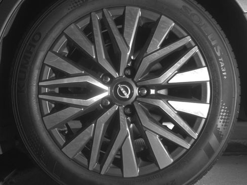 Used 2025 Nissan Altima 2.5 SV image 14