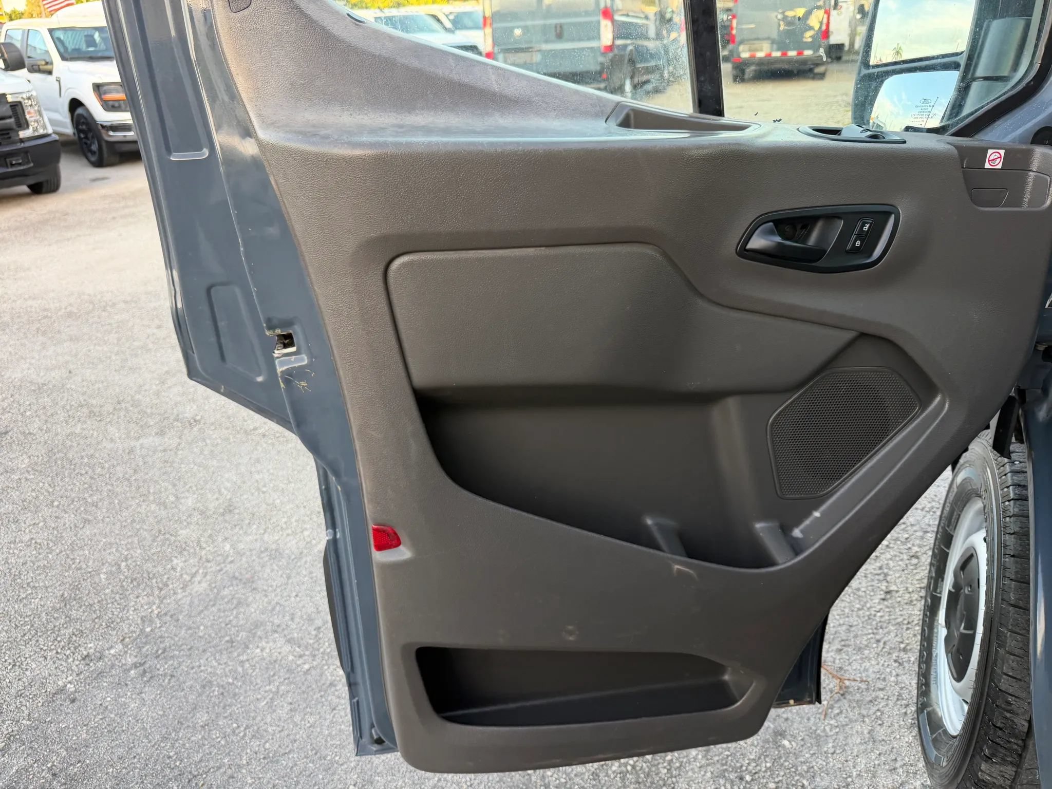 Used 2020 Ford Transit 250 148 High Roof Extended RWD image 9
