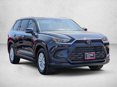 Used 2025 Toyota Grand Highlander FWD image 3