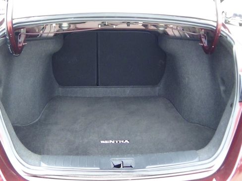 Used 2025 Nissan Sentra SV FWD image 11