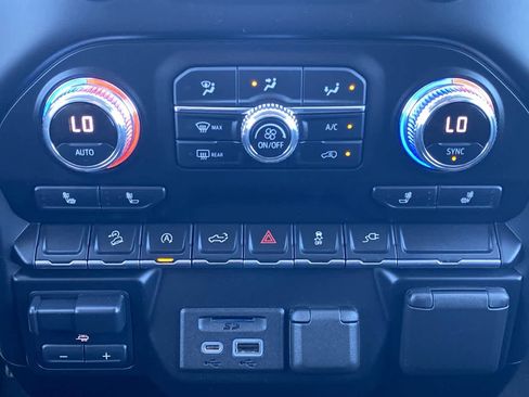 Used 2021 GMC Sierra 1500 SLT w/ X31 Off-Road Package image 18