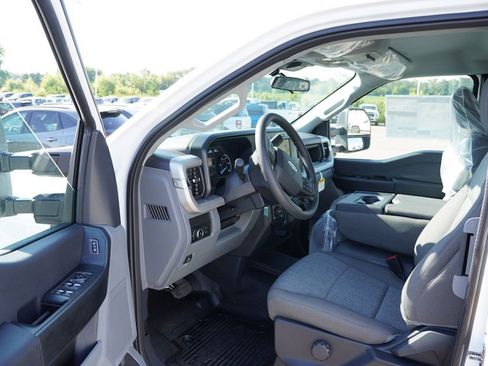 New 2026 Ford F250 XL w/ XL Chrome Package image 11
