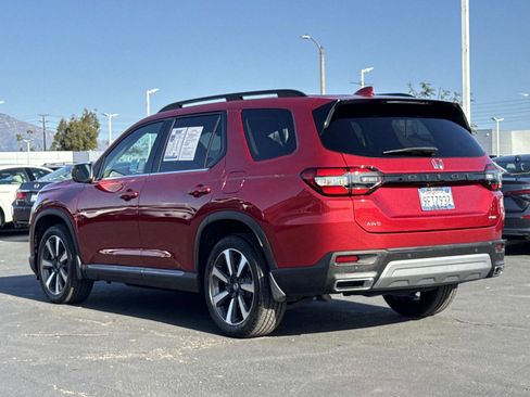 Used 2023 Honda Pilot Elite image 3