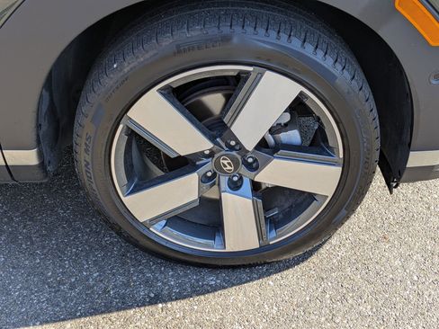 Used 2024 Hyundai Santa Fe Limited image 13