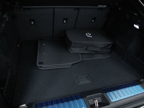 New 2026 Porsche Macan Turbo Electric image 39