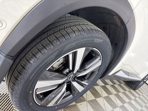 Used 2023 Nissan Rogue Platinum w/ Platinum Premium Package image 34