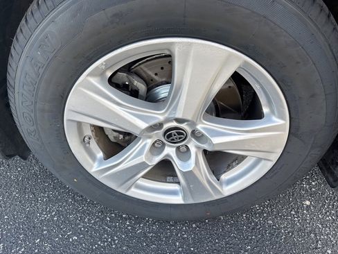 Used 2020 Toyota Highlander LE image 55