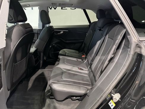 Used 2022 Audi Q8 Premium Plus image 39