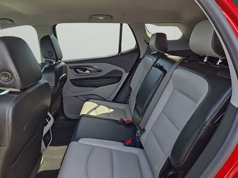 Used 2022 GMC Terrain SLT AWD/4WD image 12