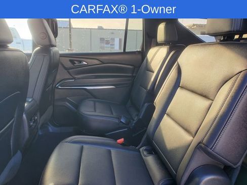 Used 2025 Chevrolet Traverse LT image 30