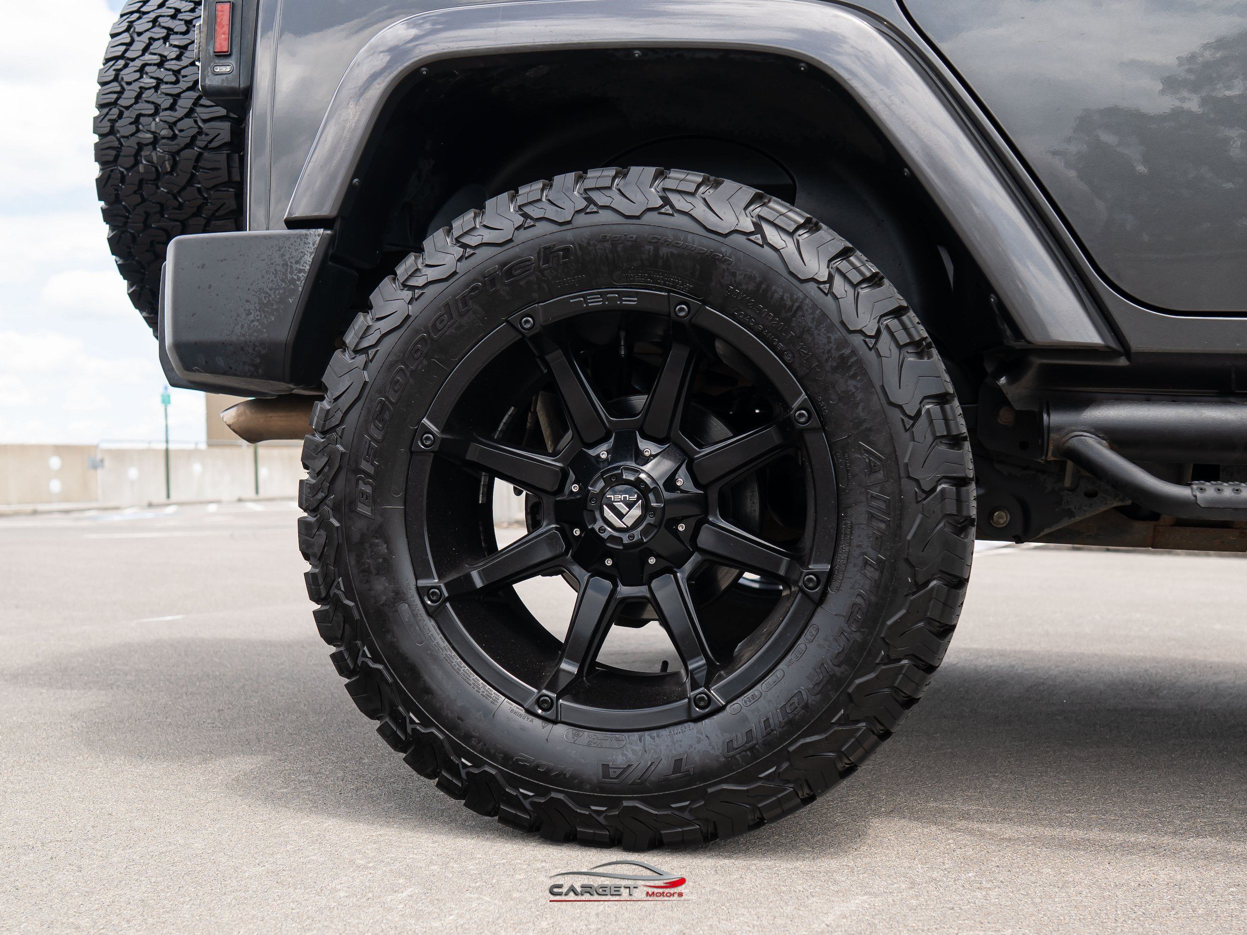 Used 2017 Jeep Wrangler Unlimited Sahara w/ Connectivity Group AWD/4WD image 11