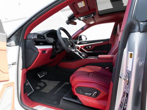 Used 2022 Lamborghini Urus image 73