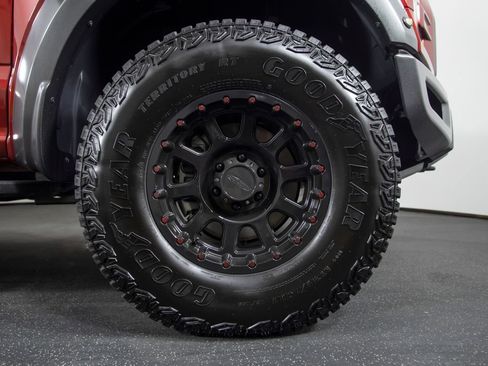 Used 2017 Ford F150 Raptor w/ Equipment Group 801A Mid AWD/4WD image 16