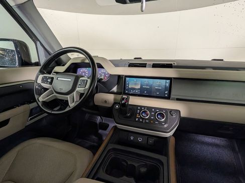Used 2022 Land Rover Defender 110 SE image 21
