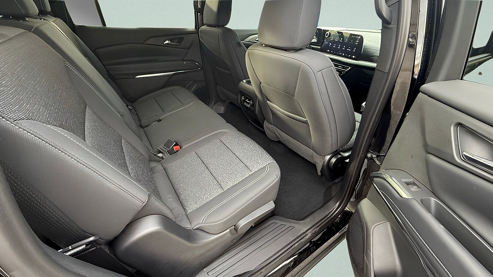 Used 2025 Chevrolet Traverse LT w/ Sun and Wheel Package AWD/4WD image 10