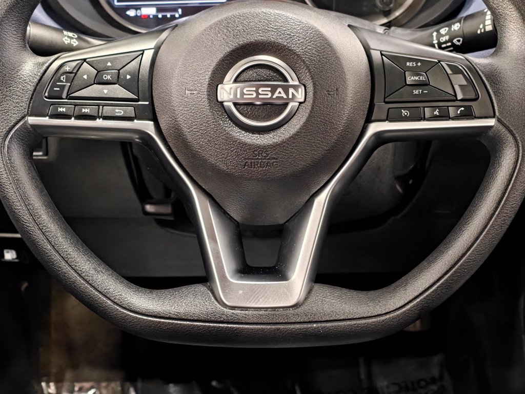 Used 2024 Nissan Versa SV FWD image 5